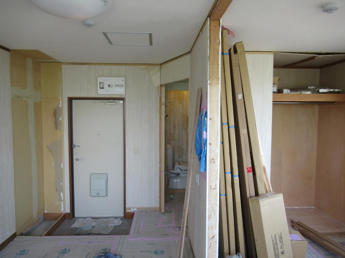 建具や下駄箱　作業中